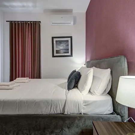 Spacious 4br Bugibba Square 1 Min