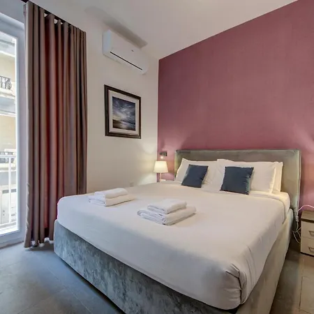 Spacious 4br Bugibba Square 1 Min