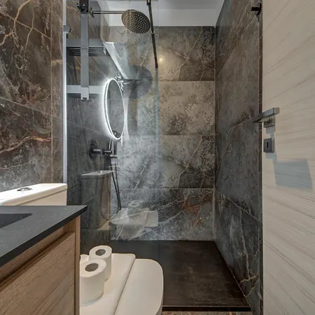 Spacious 4br Bugibba Square 1 Min Appartement